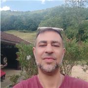 Je suis bilingue espagnol français. Je donne des cours pour les plus petits comme les plus grands